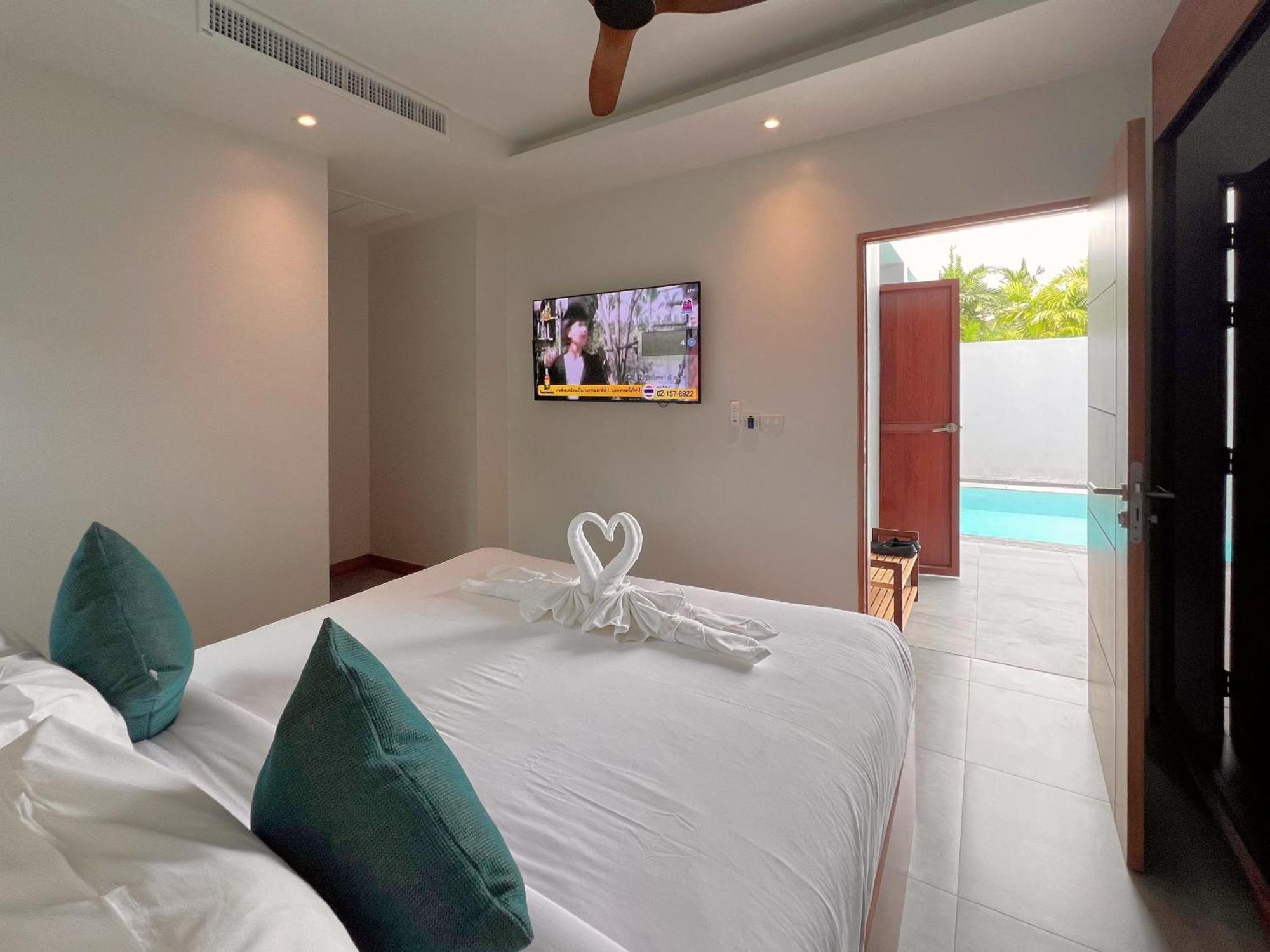 Bangtao Pool Villa - Prymaluna Phuket Bagian luar foto